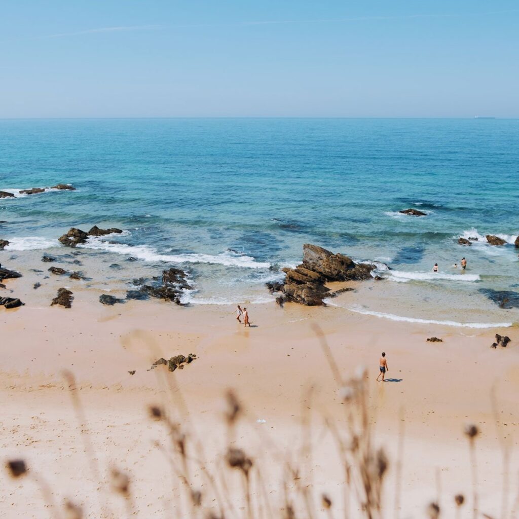 Praia de areia dourada na Costa Vicentina